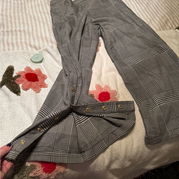Who What Wear Stylish Gray Plaid cropped pants - Picture 4 of 8